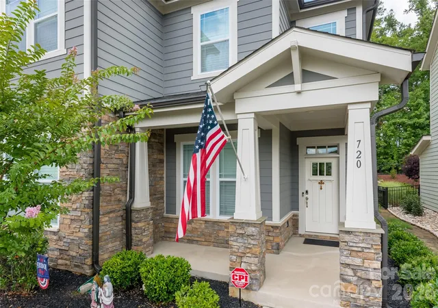 Photo 3 of Single family home for sale at 720 Yellow Jessamine Dr, Clover, SC 29710 | MLS# 4397045 | Listing updated on 2026-08-27