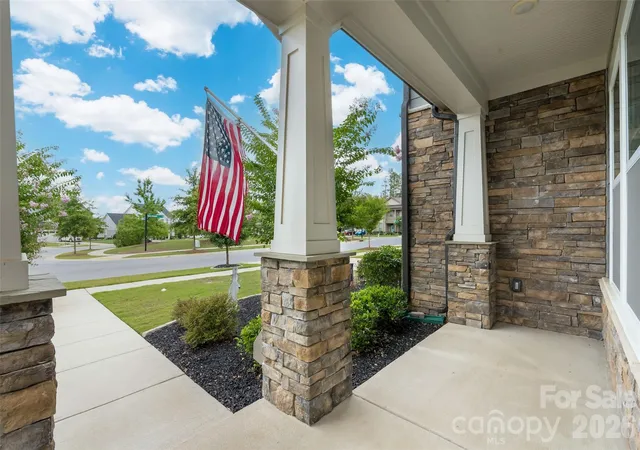 Photo 4 of Single family home for sale at 720 Yellow Jessamine Dr, Clover, SC 29710 | MLS# 4397045 | Listing updated on 2026-08-27