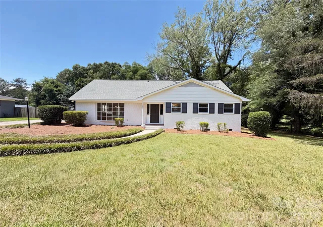 Photo 1 of Single family home for sale at 11932 Idlewild Rd, Matthews, NC 28105 | MLS# 4397057 | Listing updated on 2026-09-24