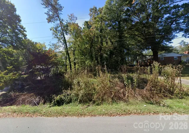 Homes for sale in Graham, NC | 121 Forest Dr, Graham, NC 27253 | MLS# 4397067