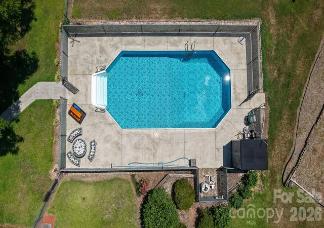 Photo 4 of Single family home for sale at 390 Airport Rd, Taylorsville, NC 28681 | MLS# 4397078 | Listing updated on 2026-10-01