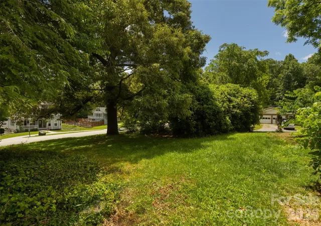 45th image of 100 Cannon Dr, Hendersonville, NC 28792 | MLS# 4397088