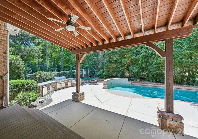 Photo 4 of Single family home for sale at 100 Mary Mack Ln, Fort Mill, SC 29715 | MLS# 4397090 | Listing updated on 2026-10-20