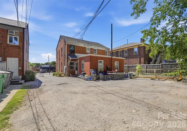 2nd image of 2213-2219 Park Rd, Charlotte, NC 28203