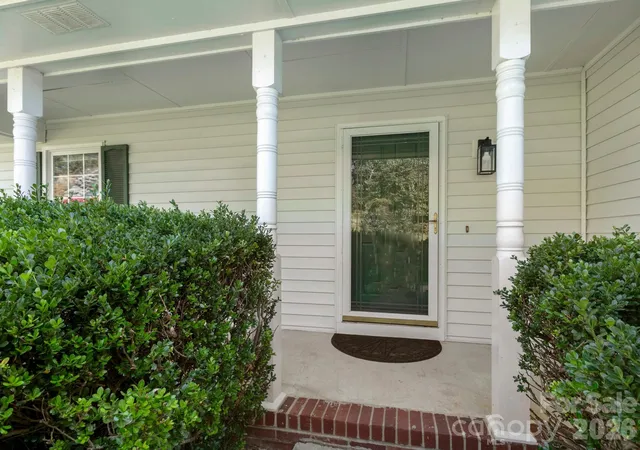 Photo 3 of Single family home for sale at 1 Strathmore Dr, Arden, NC 28704 | MLS# 4397102 | Listing updated on 2026-09-06