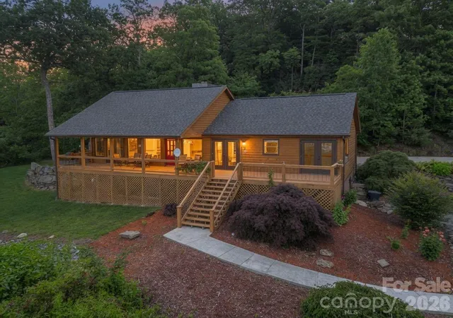 Homes for sale in Penrose, NC | 1025 Jeter Mountain Rd, Penrose, NC 28766 | MLS# 4397105