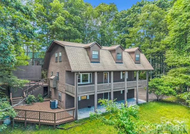 1st image of 122 Birchwood Dr, Hendersonville, NC 28739 | MLS# 4397115