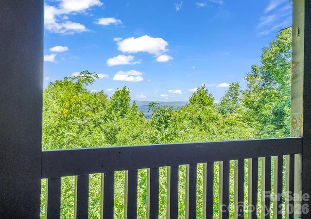 2nd image of 122 Birchwood Dr, Hendersonville, NC 28739 | MLS# 4397115