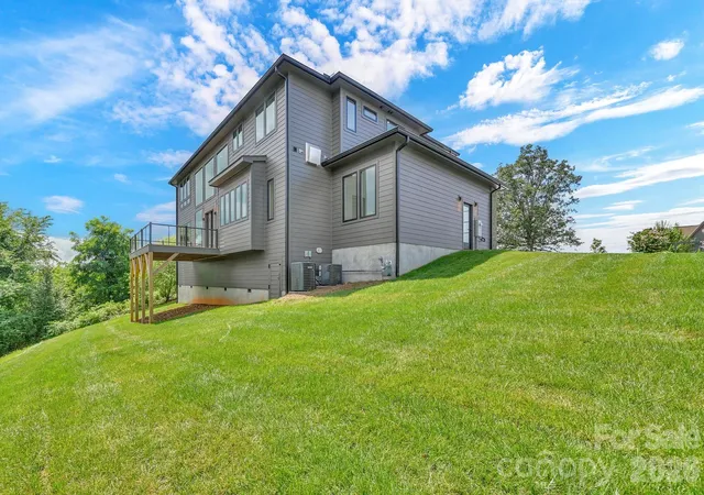 Photo 3 of Single family home for sale at 227 Pisgah Ridge Trl, Mills River, NC 28759 | MLS# 4397121 | Listing updated on 2026-07-24