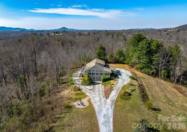 Photo 2 of Sale Pending at 150 Hobby Horse Ln, Hendersonville, NC 28792 | MLS# 4397128 | Listing updated on 2026-08-27