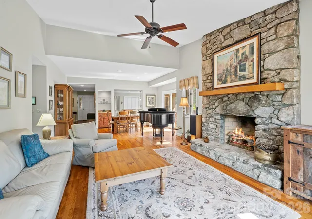 4th image of 52 Clubside Dr, Asheville, NC 28804 | MLS# 4397131