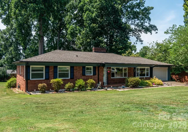 Homes for sale in Statesville, NC | 117 Rockwood Ln, Statesville, NC 28677 | MLS# 4397169