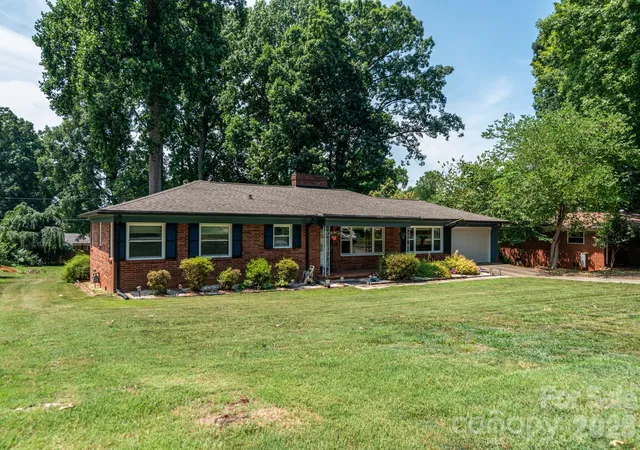 Homes for sale in Statesville, NC | 117 Rockwood Ln, Statesville, NC 28677 | MLS# 4397169