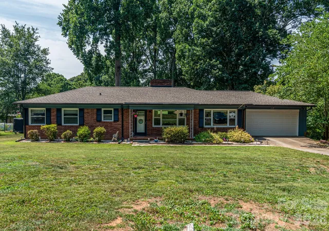 Homes for sale in Statesville, NC | 117 Rockwood Ln, Statesville, NC 28677 | MLS# 4397169