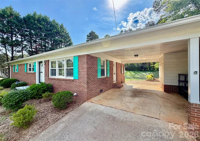 2nd image of 425 Bost Rd, Morganton, NC 28655 | MLS# 4397179