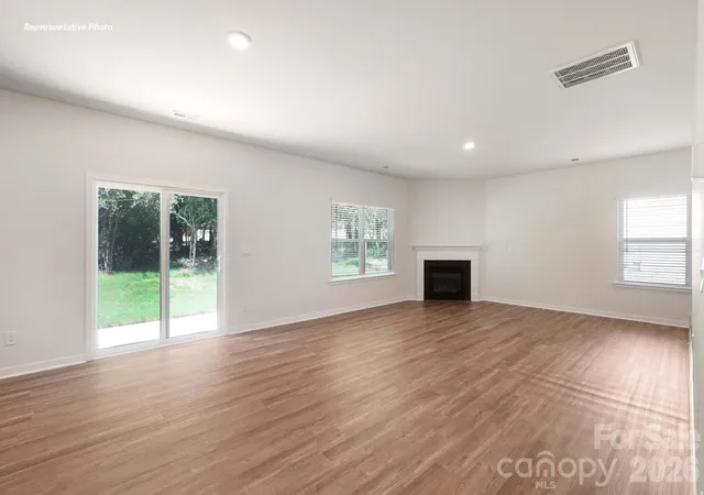 4th image of 5124 Parker Forest Dr, Charlotte, NC 28215 | MLS# 4397206