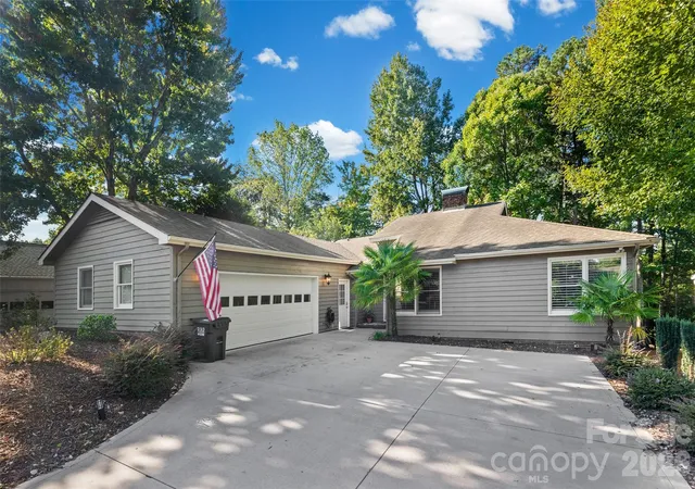 Photo 1 of Single family home for sale at 18 Shipmaster Ct, Clover, SC 29710 | MLS# 4397222 | Listing updated on 2026-09-30