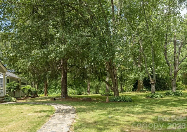 24th image of 79 Edgewood Dr, Arden, NC 28704 | MLS# 4397224