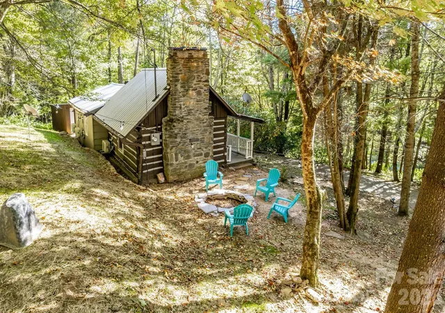 Photo 3 of Single family home for sale at 284 Grady Winkler Rd, Boone, NC 28607 | MLS# 4397278 | Listing updated on 2026-09-01