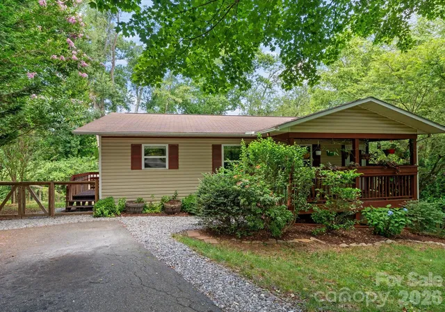 Photo 1 of Single family home for sale at 22 Wilson Crk Dr, Asheville, NC 28803 | MLS# 4397279 | Listing updated on 2026-08-27