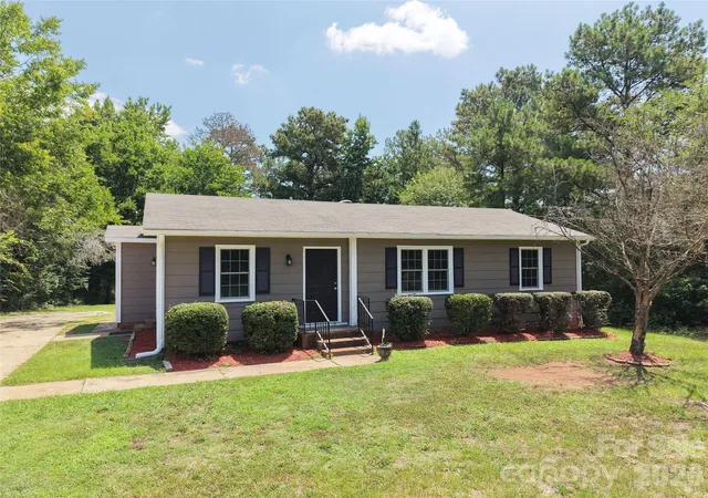Homes for sale in Wadesboro, NC | 3853 Country Club Rd, Wadesboro, NC 28170 | MLS# 4397280