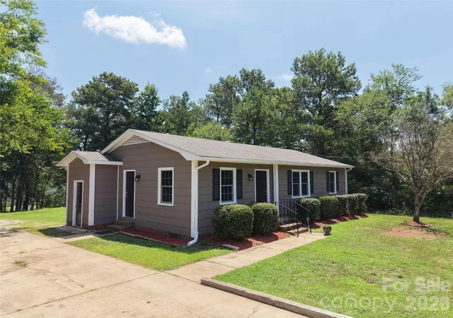 Homes for sale in Wadesboro, NC | 3853 Country Club Rd, Wadesboro, NC 28170 | MLS# 4397280