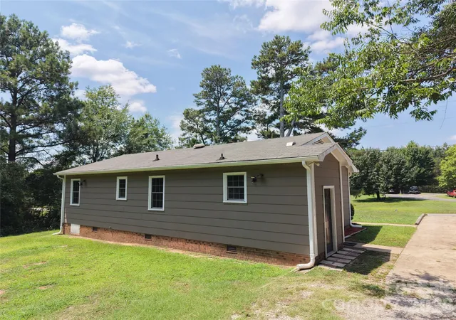 Homes for sale in Wadesboro, NC | 3853 Country Club Rd, Wadesboro, NC 28170 | MLS# 4397280