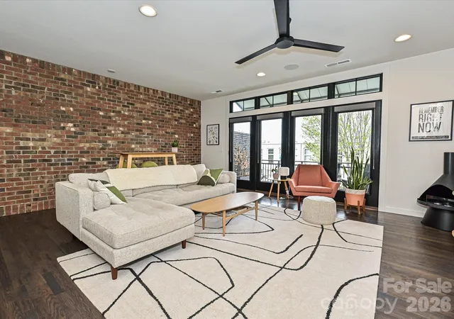 Photo 3 of Townhouse for sale at 432 E 33rd Street, Charlotte, NC 28205 | MLS# 4397300 | Listing updated on 2026-10-15