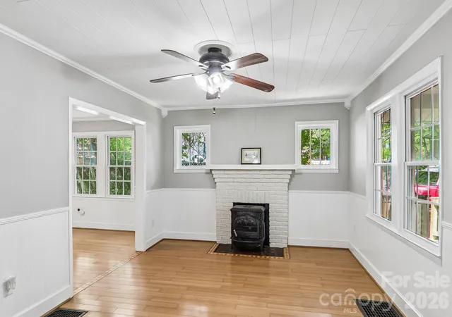 Photo 1 of Single family home for sale at 5 Belmont Ave, Asheville, NC 28806 | MLS# 4397303 | Listing updated on 2026-10-21