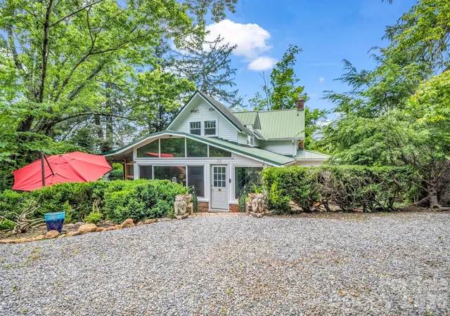 Homes for sale in Black Mountain, NC | 23 Sunset Dr, Black Mountain, NC 28711 | MLS# 4397312