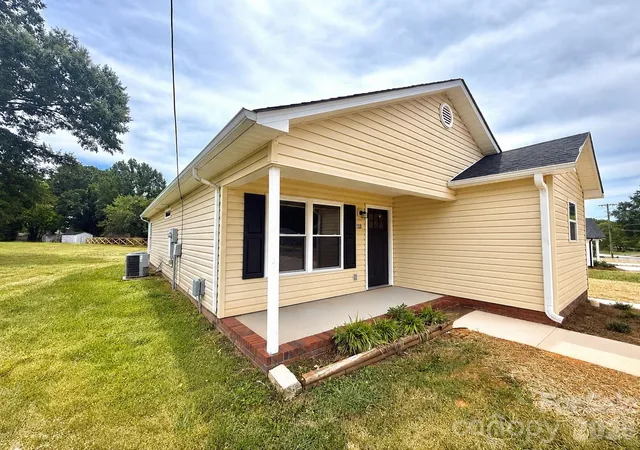 image of 121 S Beaver St, Landis, NC 28088 | MLS# 4397337