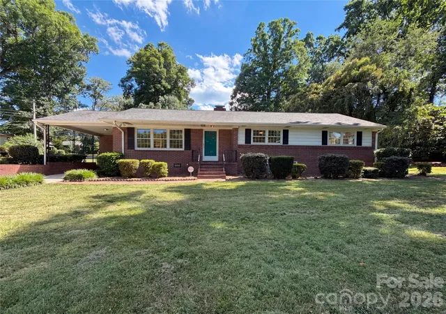 Photo 1 of Single family home for sale at 501 Derby Ct, Gastonia, NC 28054 | MLS# 4397339 | Listing updated on 2026-09-17