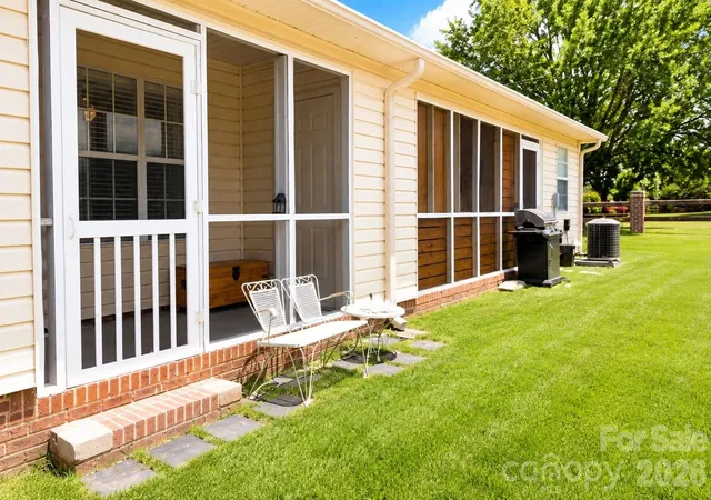 2nd image of 1969 Ebenezer Rd #B, Rock Hill, SC 29732 | MLS# 4397349