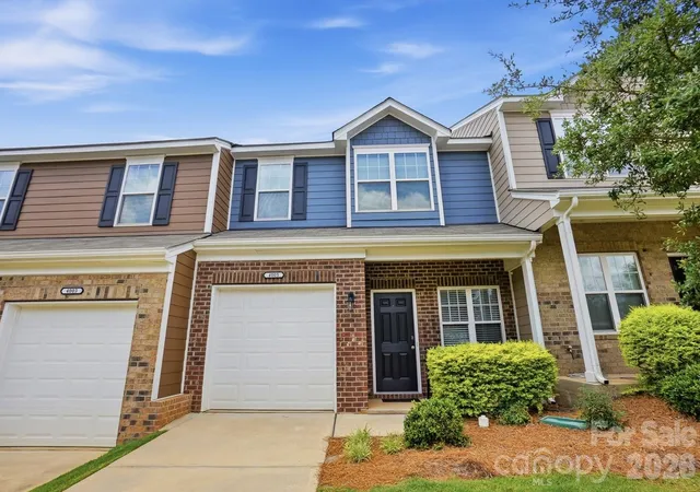Photo 2 of Townhouse for sale at 4005 Marygrove Ct, Charlotte, NC 28213 | MLS# 4397350 | Listing updated on 2026-08-13