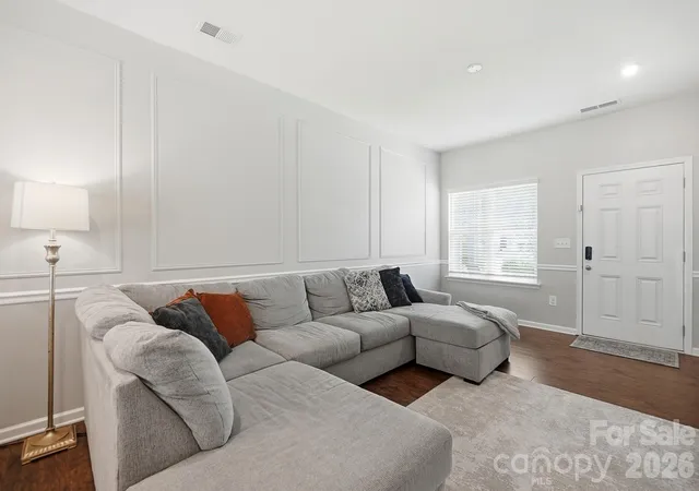 Photo 3 of Townhouse for sale at 4005 Marygrove Ct, Charlotte, NC 28213 | MLS# 4397350 | Listing updated on 2026-08-13