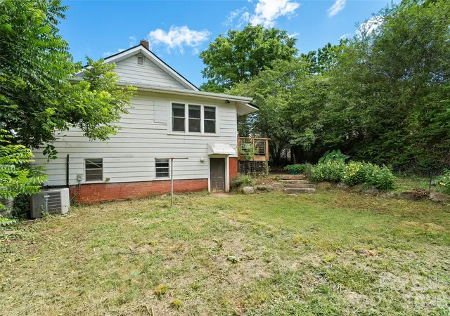 23rd image of 61 Walton St, Asheville, NC 28801 | MLS# 4397351