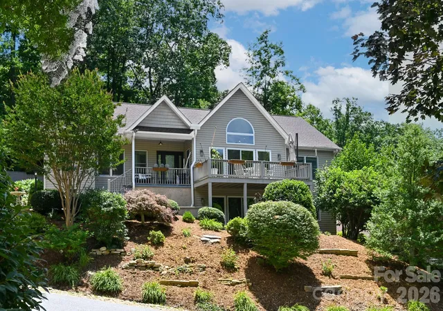 Homes for sale in Hendersonville, NC | 77 W Carriage West Dr, Hendersonville, NC 28791 | MLS# 4397358