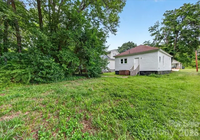 Homes for sale in Salisbury, NC | 525 E Cemetery St, Salisbury, NC 28144 | MLS# 4397364