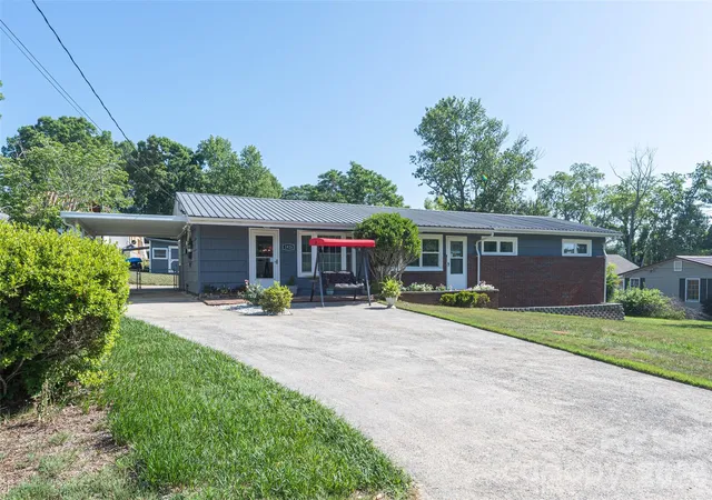 Photo 2 of Single family home for sale at 1928 Marigold Ln, Hudson, NC 28638 | MLS# 4397368 | Listing updated on 2026-08-27