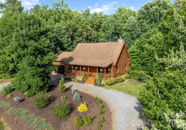 Photo 1 of Sale Pending at 133 Folkstone Rd, Mooresville, NC 28117 | MLS# 4397387 | Listing updated on 2026-08-18
