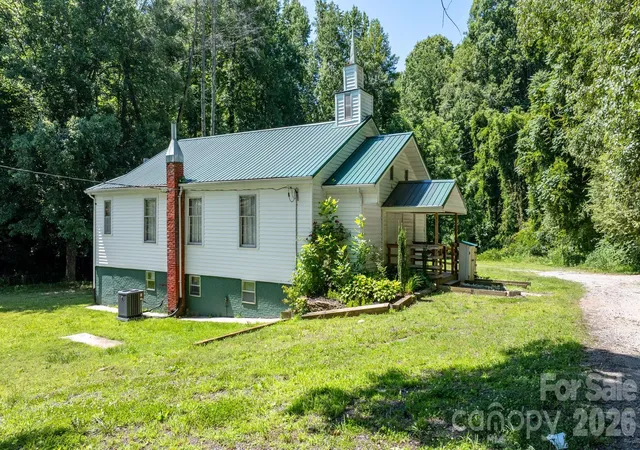 Photo 1 of Single family home for sale at 1715 Morningstar Church Rd, Lenoir, NC 28645 | MLS# 4397399 | Listing updated on 2026-09-20