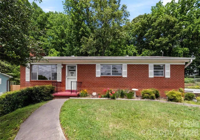 2nd image of 309 Oak Hill Rd, Candler, NC 28715 | MLS# 4397401