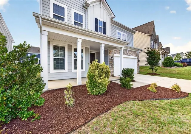 Photo 3 of Single family home for sale at 109 Tetcott St, Mooresville, NC 28115 | MLS# 4397424 | Listing updated on 2026-09-19