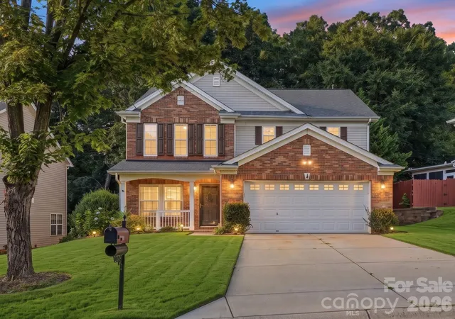 Photo 2 of Single family home for sale at 353 Primrose Walk, Fort Mill, SC 29715 | MLS# 4397458 | Listing updated on 2026-09-14