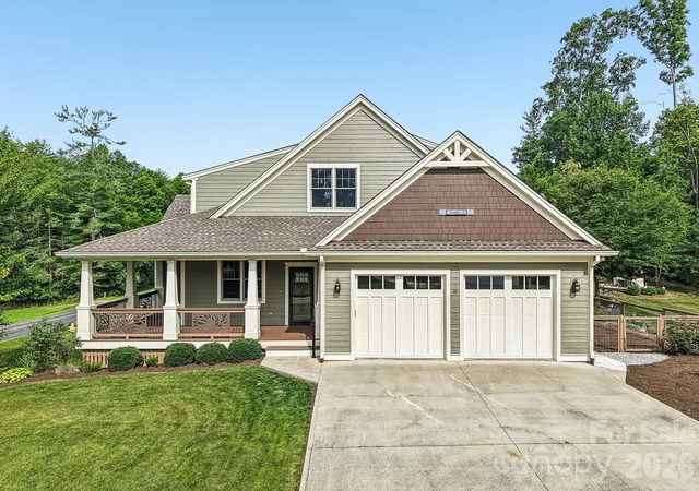 Homes for sale in Etowah, NC | 17 Hamilton Woods Ln, Etowah, NC 28729 | MLS# 4397460