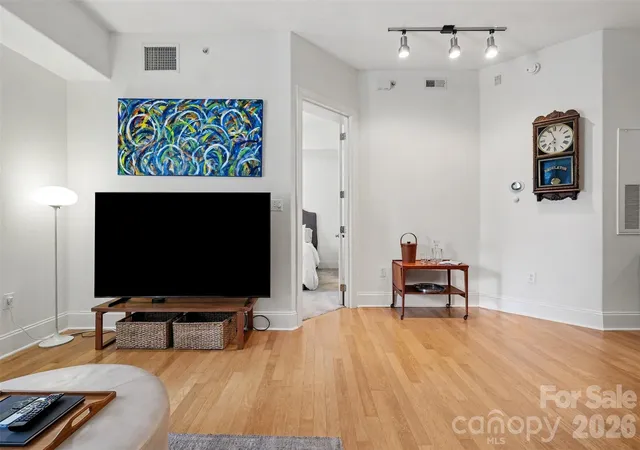 2nd image of 4625 Piedmont Row Dr #602, Charlotte, NC 28210 | MLS# 4397462