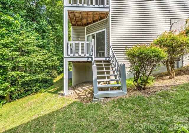 4th image of 341 Laurel Park Pl, Hendersonville, NC 28791 | MLS# 4397464