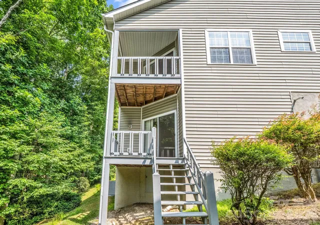 5th image of 341 Laurel Park Pl, Hendersonville, NC 28791 | MLS# 4397464