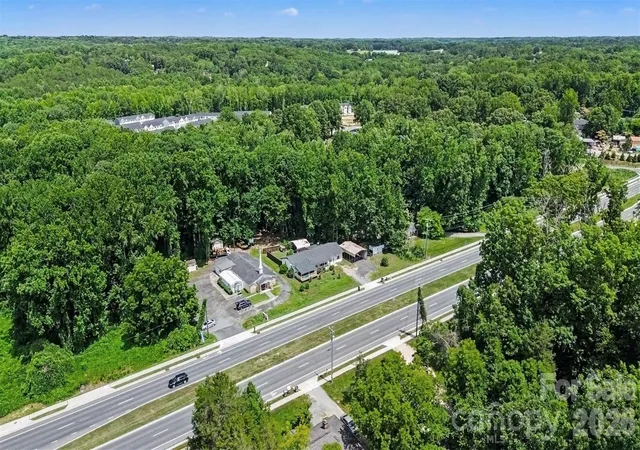 3rd image of 1306 Mooresville Rd, Kannapolis, NC 28081 | MLS# 4397473