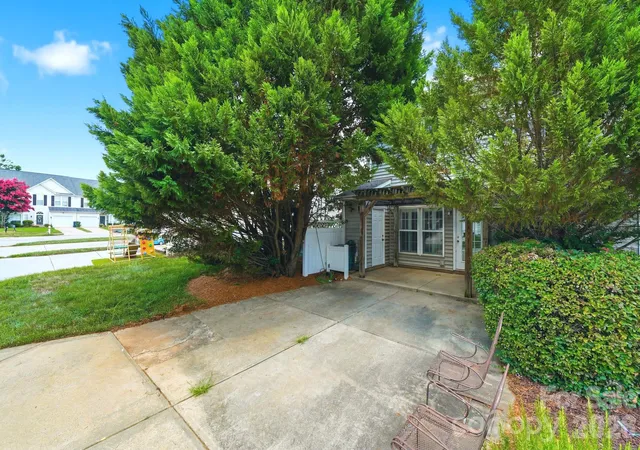 Photo 3 of Townhouse for sale at 12524 Eudora Ln, Charlotte, NC 28277 | MLS# 4397502 | Listing updated on 2026-10-01